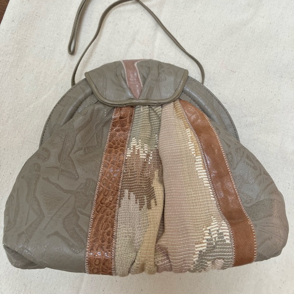 Beautiful leather,snakeskin,tapestry,& patchwork combo shoulder/crossbody/clutch - Picture 6 of 8